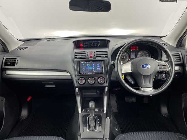 スバル フォレスター 2．0i－L アイサイト 福島県 2013(平25)年 8.5万km サテンホワイトパール /アイサイト　//社外７型ナビ(CD/DVD/TV/BTA)(CN-HE01D)//衝突被害軽減ブレーキ　//４ＷＤ　//アダプティブクルーズコントロール　//ドライブレコーダー(F/R)//シートヒーター(D/N)　//パワーシート(D/N)　//キセノンライト//ＥＴＣ　//バックカメラ　//スペアキー　