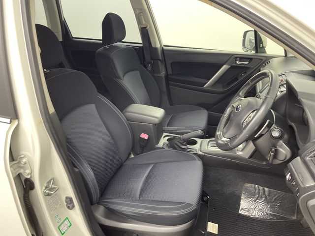 スバル フォレスター 2．0i－L アイサイト 福島県 2013(平25)年 8.5万km サテンホワイトパール /アイサイト　//社外７型ナビ(CD/DVD/TV/BTA)(CN-HE01D)//衝突被害軽減ブレーキ　//４ＷＤ　//アダプティブクルーズコントロール　//ドライブレコーダー(F/R)//シートヒーター(D/N)　//パワーシート(D/N)　//キセノンライト//ＥＴＣ　//バックカメラ　//スペアキー　