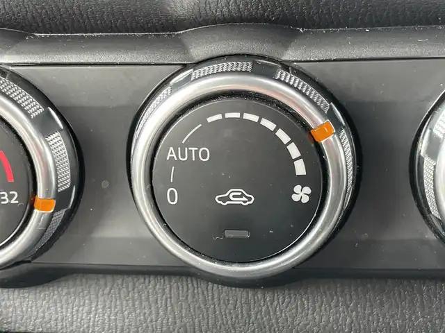 マツダ デミオ XD ツーリング Lパッケージ 道央・札幌 2014(平26)年 12.3万km ソウルレッドプレミアムメタリック ４WD/純正メモリーナビ/AM/FM/BT/CD/DVD/フルセグ/衝突被害軽減ブレーキ/横滑り防止装置/クルーズコントロール/ビルトインETC/アイドリングストップ/ハーフレザーシート/革巻きステアリング/ステアリングリモコン/パドルシフト/MTモード付AT/プッシュスタート/スマートキー/LEDヘッドライト/オートライト/フォグランプ/電動格納ミラー/ウィンカーミラー/純正フロアマット/ドアバイザー/スペアキー