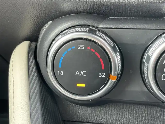 マツダ デミオ XD ツーリング Lパッケージ 道央・札幌 2014(平26)年 12.3万km ソウルレッドプレミアムメタリック ４WD/純正メモリーナビ/AM/FM/BT/CD/DVD/フルセグ/衝突被害軽減ブレーキ/横滑り防止装置/クルーズコントロール/ビルトインETC/アイドリングストップ/ハーフレザーシート/革巻きステアリング/ステアリングリモコン/パドルシフト/MTモード付AT/プッシュスタート/スマートキー/LEDヘッドライト/オートライト/フォグランプ/電動格納ミラー/ウィンカーミラー/純正フロアマット/ドアバイザー/スペアキー