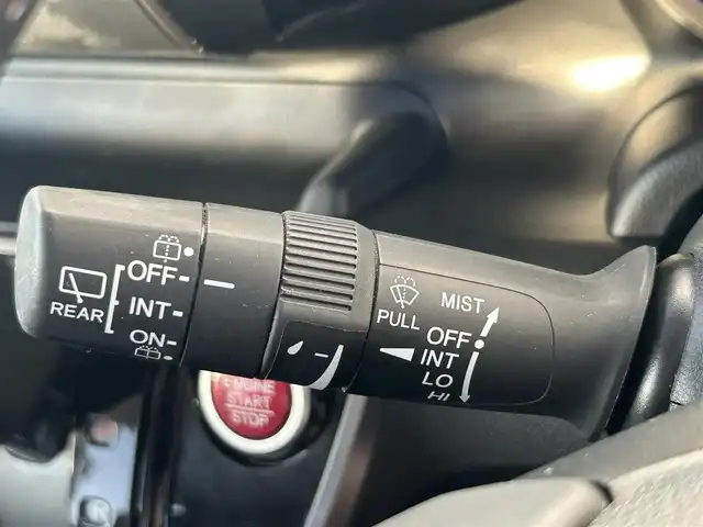 ホンダ Ｎ ＢＯＸ カスタム SSパッケージ 熊本県 2014(平26)年 6.4万km プレミアムホワイトパール 純正ナビ/・AM/FM/CD/DVD/BT/USB/・ワンセグTV/・バックカメラ/衝突軽減ブレーキ/横滑り防止装置/オートライト/HIDヘッドライト/フォグランプ/前席シートヒーター/革巻きステアリング/ステアリングスイッチ/両側電動スライドドア/純正フロアマット/純正アルミホイール/ドアバイザー/電動格納ミラー/ウインカーミラー/プッシュススタート