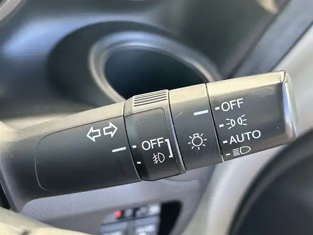 ホンダ Ｎ ＢＯＸ カスタム SSパッケージ 熊本県 2014(平26)年 6.4万km プレミアムホワイトパール 純正ナビ/・AM/FM/CD/DVD/BT/USB/・ワンセグTV/・バックカメラ/衝突軽減ブレーキ/横滑り防止装置/オートライト/HIDヘッドライト/フォグランプ/前席シートヒーター/革巻きステアリング/ステアリングスイッチ/両側電動スライドドア/純正フロアマット/純正アルミホイール/ドアバイザー/電動格納ミラー/ウインカーミラー/プッシュススタート