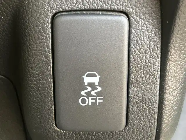 ホンダ Ｎ ＢＯＸ カスタム SSパッケージ 熊本県 2014(平26)年 6.4万km プレミアムホワイトパール 純正ナビ/・AM/FM/CD/DVD/BT/USB/・ワンセグTV/・バックカメラ/衝突軽減ブレーキ/横滑り防止装置/オートライト/HIDヘッドライト/フォグランプ/前席シートヒーター/革巻きステアリング/ステアリングスイッチ/両側電動スライドドア/純正フロアマット/純正アルミホイール/ドアバイザー/電動格納ミラー/ウインカーミラー/プッシュススタート