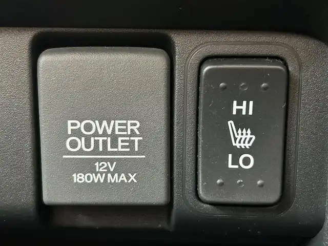 ホンダ Ｎ ＢＯＸ カスタム SSパッケージ 熊本県 2014(平26)年 6.4万km プレミアムホワイトパール 純正ナビ/・AM/FM/CD/DVD/BT/USB/・ワンセグTV/・バックカメラ/衝突軽減ブレーキ/横滑り防止装置/オートライト/HIDヘッドライト/フォグランプ/前席シートヒーター/革巻きステアリング/ステアリングスイッチ/両側電動スライドドア/純正フロアマット/純正アルミホイール/ドアバイザー/電動格納ミラー/ウインカーミラー/プッシュススタート