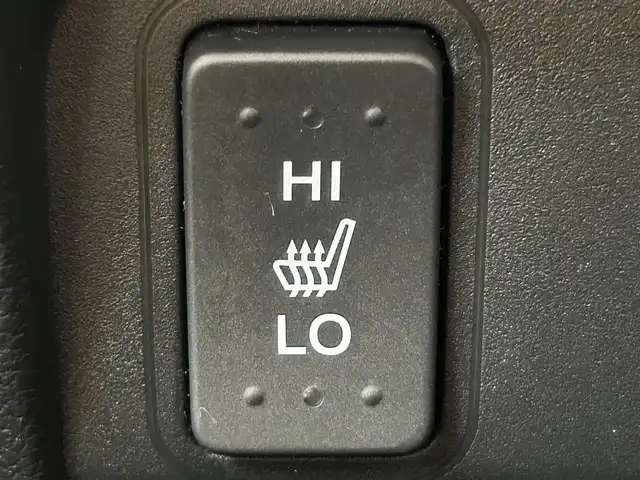 ホンダ Ｎ ＢＯＸ カスタム SSパッケージ 熊本県 2014(平26)年 6.4万km プレミアムホワイトパール 純正ナビ/・AM/FM/CD/DVD/BT/USB/・ワンセグTV/・バックカメラ/衝突軽減ブレーキ/横滑り防止装置/オートライト/HIDヘッドライト/フォグランプ/前席シートヒーター/革巻きステアリング/ステアリングスイッチ/両側電動スライドドア/純正フロアマット/純正アルミホイール/ドアバイザー/電動格納ミラー/ウインカーミラー/プッシュススタート