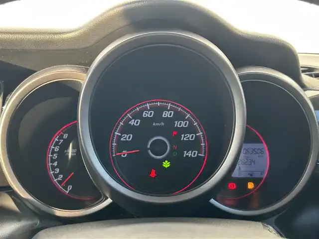 ホンダ Ｎ ＢＯＸ カスタム SSパッケージ 熊本県 2014(平26)年 6.4万km プレミアムホワイトパール 純正ナビ/・AM/FM/CD/DVD/BT/USB/・ワンセグTV/・バックカメラ/衝突軽減ブレーキ/横滑り防止装置/オートライト/HIDヘッドライト/フォグランプ/前席シートヒーター/革巻きステアリング/ステアリングスイッチ/両側電動スライドドア/純正フロアマット/純正アルミホイール/ドアバイザー/電動格納ミラー/ウインカーミラー/プッシュススタート