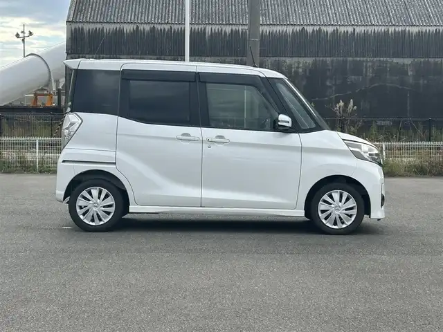 日産 デイズ ルークス HWS X Vセレ +SeftyⅡ 山形県 2015(平27)年 8.1万km ホワイトパール 衝突被害軽減システム/純正SDナビ/　　【CD DVD BT フルセグ USB AUX MSV】/アラウンドビューモニター/パワースライドドア/HIDヘッドライト/アイドリングストップ/インテリジェントルームミラー/電動格納ウィンカーミラー/フォグランプ/純正フロアマット/ドアバイザ―/スマートキー/スペアキー/ETC