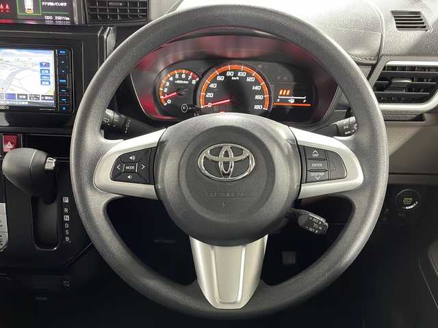 トヨタ タンク G S 広島県 2018(平30)年 2.6万km マゼンタベリーマイカM パノラミックビューモニター/両側パワースライドドア/社外ナビ（Bluetooth/フルセグTV）/衝突軽減ブレーキ/車線逸脱警報/誤発進抑制機能/リヤコーナーセンサー/クルーズコントロール/LEDヘッドランプ/オートライト/ETC/スマートキー