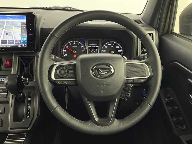 ダイハツ タフト G クロムベンチャー 新潟県 2022(令4)年 2.9万km サンドベージュメタリック 4WD/スマートアシスト/ガラスルーフ/社外9インチSDナビ/(AM/FM/CD/DVD/SD/フルセグ/Bluetooth)/全方位ドライブレコーダー/LEDオートライト/前席シートヒーター/純正15インチアルミホイール/社外アルミホイール付冬タイヤ積込/(165/65/R15/7mm）/エンジンスターター/純正フロアマット/スマートキー/ETC