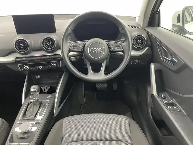 アウディ Ｑ２ ハッシュタグ ブラックスタイリング 福井県 2019(令1)年 2.8万km 白 純正ナビ/CD DVD BT SD USB バックカメラ/アダプティブクルーズコントロール/ビルトインETC2.0/前席シートヒーター/電動パーキングブレーキ/電動リアゲート/MTモード付きAT/オートライト/純正前後ドラレコ/スペアキー