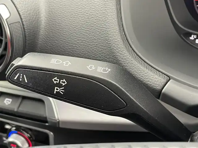 アウディ Ｑ２ ハッシュタグ ブラックスタイリング 福井県 2019(令1)年 2.8万km 白 純正ナビ/CD DVD BT SD USB バックカメラ/アダプティブクルーズコントロール/ビルトインETC2.0/前席シートヒーター/電動パーキングブレーキ/電動リアゲート/MTモード付きAT/オートライト/純正前後ドラレコ/スペアキー