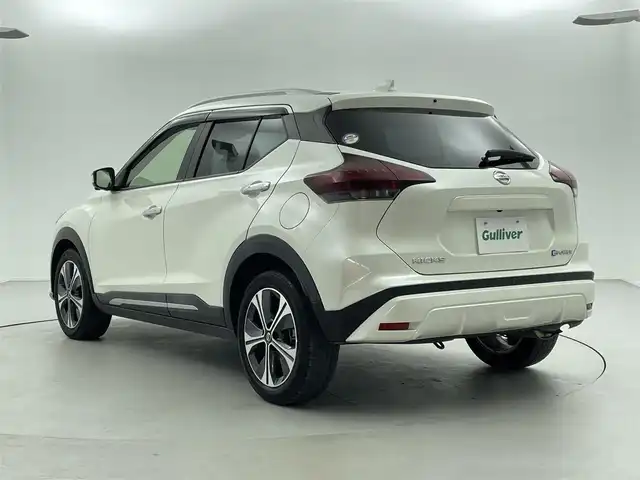 日産 キックス X 福井県 2020(令2)年 0.1万km未満 白 純正メモリーナビ/Bluetooth/CD/DVD/フルセグ/バックカメラ/アラウンドビューモニター/プロパイロット/インテリジェントルームミラー/エマージェンシーブレーキ/ふらつき警告/車線逸脱警報/車線逸脱防止支援システム/踏み間違い衝突防止アシスト/ドライブレコーダー/LEDヘッドライト/フォグランプ/ETC