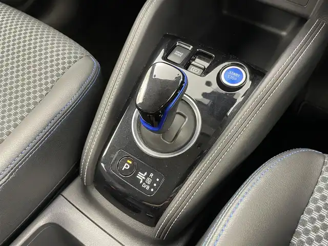 日産 キックス X 福井県 2020(令2)年 0.1万km未満 白 純正メモリーナビ/Bluetooth/CD/DVD/フルセグ/バックカメラ/アラウンドビューモニター/プロパイロット/インテリジェントルームミラー/エマージェンシーブレーキ/ふらつき警告/車線逸脱警報/車線逸脱防止支援システム/踏み間違い衝突防止アシスト/ドライブレコーダー/LEDヘッドライト/フォグランプ/ETC
