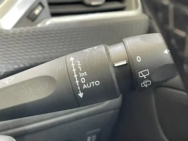 プジョー ２０８ アリュール シエロPKG 岩手県 2017(平29)年 7.4万km 白 ターボ/ガラスルーフ/アクティブシティブレーキ/スピードリミッター/クルーズコントロール/スタート＆ストップシステム/横滑り防止装置/コーナーセンサー/左右独立調整オートエアコン/純正ナビ/フルセグTV/バックカメラ/ETC/ヘッドライトレベライザー/フロント・リヤフォグランプ/純正16インチアルミホイール