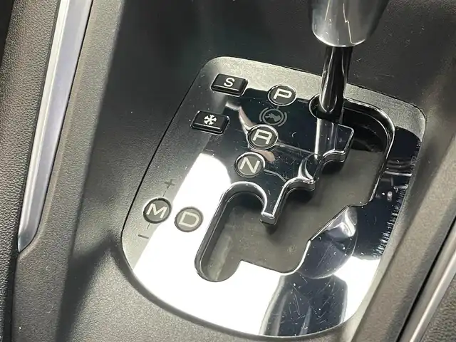 プジョー ２０８ アリュール シエロPKG 岩手県 2017(平29)年 7.4万km 白 ターボ/ガラスルーフ/アクティブシティブレーキ/スピードリミッター/クルーズコントロール/スタート＆ストップシステム/横滑り防止装置/コーナーセンサー/左右独立調整オートエアコン/純正ナビ/フルセグTV/バックカメラ/ETC/ヘッドライトレベライザー/フロント・リヤフォグランプ/純正16インチアルミホイール