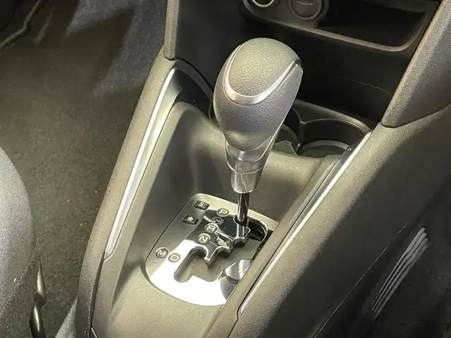 プジョー ２０８ アリュール シエロPKG 岩手県 2017(平29)年 7.4万km 白 ターボ/ガラスルーフ/アクティブシティブレーキ/スピードリミッター/クルーズコントロール/スタート＆ストップシステム/横滑り防止装置/コーナーセンサー/左右独立調整オートエアコン/純正ナビ/フルセグTV/バックカメラ/ETC/ヘッドライトレベライザー/フロント・リヤフォグランプ/純正16インチアルミホイール