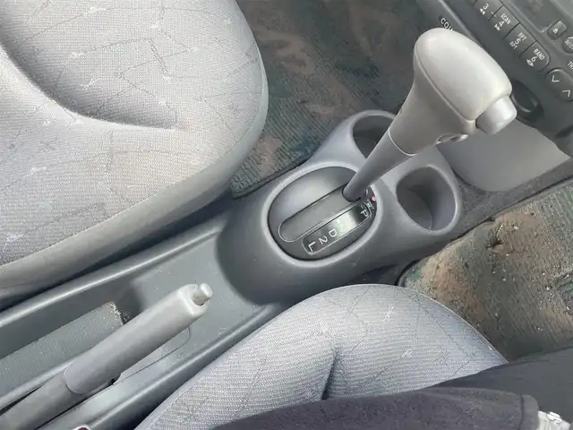トヨタ ヴィッツ F Dパッケージ 佐賀県 2000(平12)年 18.8万km スーパーレッドⅤ ワンオーナー/純正オーディオ/（CD/AM/FM）/社外フロアマット