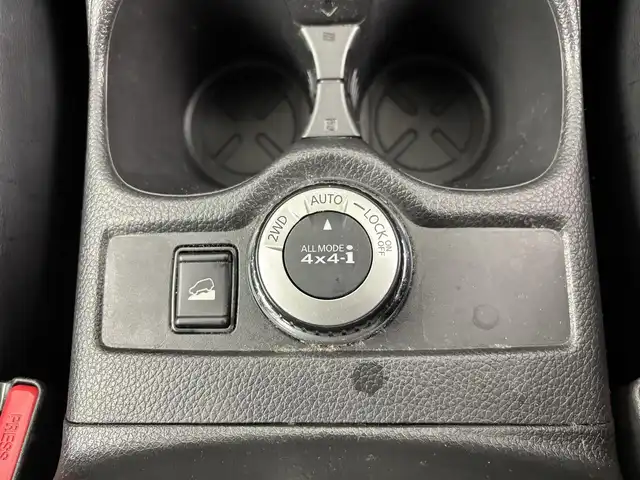 日産 エクストレイル 20Xi 埼玉県 2018(平30)年 5.3万km ブリリアントホワイトパール 4WD/プロパイロット/純正ナビ/MM317D-W/　（SDない為動作確認未）/インテリジェントルームミラー/エマージェンシーブレーキ/電動リアゲート/ダウンヒルコントロール/ルーフレール/革巻きスタリング/ドライブレコーダー/ビルドインETC2.0