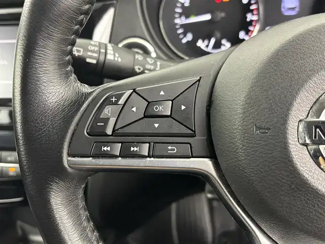 日産 エクストレイル 20Xi 埼玉県 2018(平30)年 5.3万km ブリリアントホワイトパール 4WD/プロパイロット/純正ナビ/MM317D-W/　（SDない為動作確認未）/インテリジェントルームミラー/エマージェンシーブレーキ/電動リアゲート/ダウンヒルコントロール/ルーフレール/革巻きスタリング/ドライブレコーダー/ビルドインETC2.0