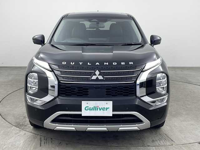 三菱 アウトランダー ＰＨＥＶ G 兵庫県 2022(令4)年 2.9万km アメジストブラック ・ワンオーナー/・純正ナビ&BT&USB&AppleCarPlay/・アラウンドビューカメラ/・レーンキープ/・レーダークルーズコントロール/・サンルーフ/・衝突軽減ブレーキ/・ブラインドスポットモニター/・レーンキープアシスト/・フロントワイパーデアイサー/・ハーフレザー/・シートヒーター/・ステアリングヒーター/・ダウンヒルアシストコントロール/・パワーバックドア/・純正ETC2.0/・パドルシフト/・電動パーキングブレーキ/・ブレーキホールド/・純正20インチアルミホイール/・純正フロアマット/・AC100V電源1500W/・革巻きステアリング/・サイドアンダーガーニッシュ/・防眩ミラー