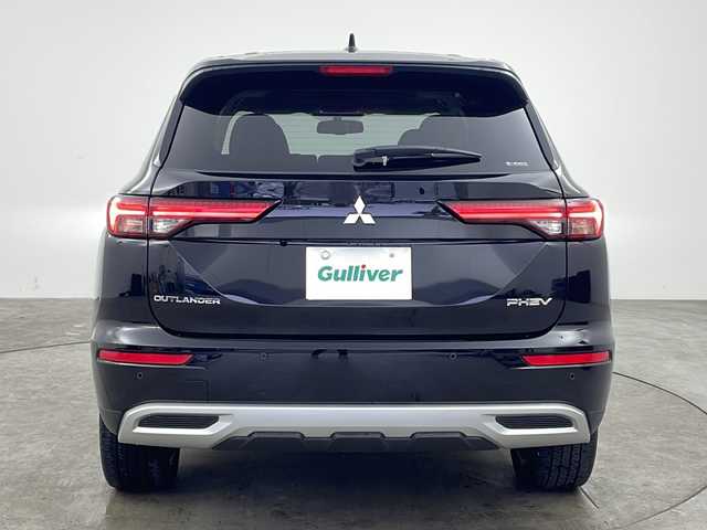 三菱 アウトランダー ＰＨＥＶ G 兵庫県 2022(令4)年 2.9万km アメジストブラック ・ワンオーナー/・純正ナビ&BT&USB&AppleCarPlay/・アラウンドビューカメラ/・レーンキープ/・レーダークルーズコントロール/・サンルーフ/・衝突軽減ブレーキ/・ブラインドスポットモニター/・レーンキープアシスト/・フロントワイパーデアイサー/・ハーフレザー/・シートヒーター/・ステアリングヒーター/・ダウンヒルアシストコントロール/・パワーバックドア/・純正ETC2.0/・パドルシフト/・電動パーキングブレーキ/・ブレーキホールド/・純正20インチアルミホイール/・純正フロアマット/・AC100V電源1500W/・革巻きステアリング/・サイドアンダーガーニッシュ/・防眩ミラー