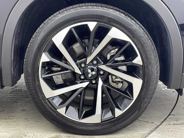 三菱 アウトランダー ＰＨＥＶ G 兵庫県 2022(令4)年 2.9万km アメジストブラック ・ワンオーナー/・純正ナビ&BT&USB&AppleCarPlay/・アラウンドビューカメラ/・レーンキープ/・レーダークルーズコントロール/・サンルーフ/・衝突軽減ブレーキ/・ブラインドスポットモニター/・レーンキープアシスト/・フロントワイパーデアイサー/・ハーフレザー/・シートヒーター/・ステアリングヒーター/・ダウンヒルアシストコントロール/・パワーバックドア/・純正ETC2.0/・パドルシフト/・電動パーキングブレーキ/・ブレーキホールド/・純正20インチアルミホイール/・純正フロアマット/・AC100V電源1500W/・革巻きステアリング/・サイドアンダーガーニッシュ/・防眩ミラー