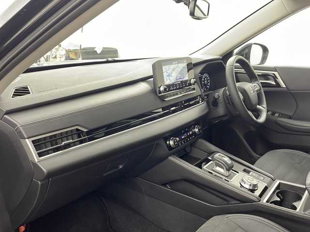 三菱 アウトランダー ＰＨＥＶ G 兵庫県 2022(令4)年 2.9万km アメジストブラック ・ワンオーナー/・純正ナビ&BT&USB&AppleCarPlay/・アラウンドビューカメラ/・レーンキープ/・レーダークルーズコントロール/・サンルーフ/・衝突軽減ブレーキ/・ブラインドスポットモニター/・レーンキープアシスト/・フロントワイパーデアイサー/・ハーフレザー/・シートヒーター/・ステアリングヒーター/・ダウンヒルアシストコントロール/・パワーバックドア/・純正ETC2.0/・パドルシフト/・電動パーキングブレーキ/・ブレーキホールド/・純正20インチアルミホイール/・純正フロアマット/・AC100V電源1500W/・革巻きステアリング/・サイドアンダーガーニッシュ/・防眩ミラー
