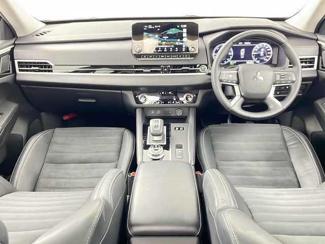 三菱 アウトランダー ＰＨＥＶ G 道央・札幌 2022(令4)年 2.9万km アメジストブラック ・ワンオーナー/・純正ナビ&BT&USB&AppleCarPlay/・アラウンドビューカメラ/・レーンキープ/・レーダークルーズコントロール/・サンルーフ/・衝突軽減ブレーキ/・ブラインドスポットモニター/・レーンキープアシスト/・フロントワイパーデアイサー/・ハーフレザー/・シートヒーター/・ステアリングヒーター/・ダウンヒルアシストコントロール/・パワーバックドア/・純正ETC2.0/・パドルシフト/・電動パーキングブレーキ/・ブレーキホールド/・純正20インチアルミホイール/・純正フロアマット/・AC100V電源1500W/・革巻きステアリング/・サイドアンダーガーニッシュ/・防眩ミラー