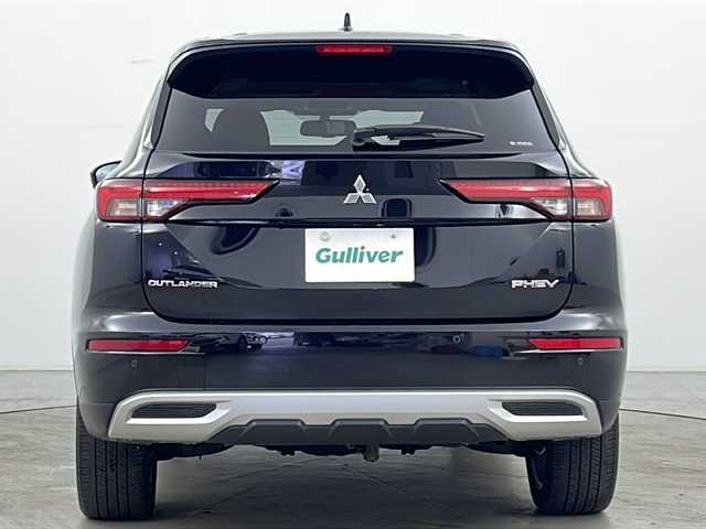 三菱 アウトランダー ＰＨＥＶ G 道央・札幌 2022(令4)年 2.9万km アメジストブラック ・ワンオーナー/・純正ナビ&BT&USB&AppleCarPlay/・アラウンドビューカメラ/・レーンキープ/・レーダークルーズコントロール/・サンルーフ/・衝突軽減ブレーキ/・ブラインドスポットモニター/・レーンキープアシスト/・フロントワイパーデアイサー/・ハーフレザー/・シートヒーター/・ステアリングヒーター/・ダウンヒルアシストコントロール/・パワーバックドア/・純正ETC2.0/・パドルシフト/・電動パーキングブレーキ/・ブレーキホールド/・純正20インチアルミホイール/・純正フロアマット/・AC100V電源1500W/・革巻きステアリング/・サイドアンダーガーニッシュ/・防眩ミラー