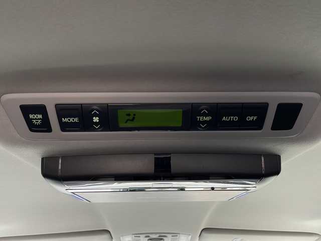 トヨタ ヴェルファイア 2．4Z ゴールデンアイズ 福岡県 2013(平25)年 6万km ブラック ALPINEナビ（Bluetooth・フルセグTV・CD・DVD再生）ALPINE後席用モニター/ドライブレコーダー/Verthandiアルミホイール/両側パワースライドドア/クリアランスソナー/電動リアゲート/GPSレーダー/ウッドコンビステアリング/電動格納ミラー/エアバッグ（運転席・助手席・サイド）/クルーズコントロール/パーキングアシスト/スマートキー/スペアキー/バックカメラ/プッシュスタート/3列シート/オットマン/ABS/横滑り防止装置/パワーステアリング/パワーウィンドウ/カーテンエアバッグ/保証書/取扱説明書