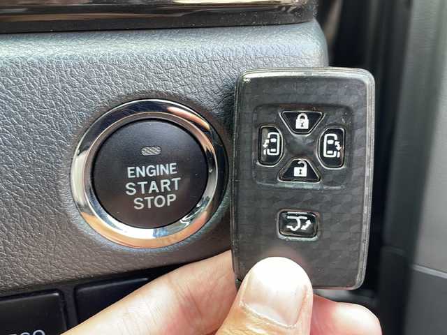 トヨタ ヴェルファイア 2．4Z ゴールデンアイズ 福岡県 2013(平25)年 6万km ブラック ALPINEナビ（Bluetooth・フルセグTV・CD・DVD再生）ALPINE後席用モニター/ドライブレコーダー/Verthandiアルミホイール/両側パワースライドドア/クリアランスソナー/電動リアゲート/GPSレーダー/ウッドコンビステアリング/電動格納ミラー/エアバッグ（運転席・助手席・サイド）/クルーズコントロール/パーキングアシスト/スマートキー/スペアキー/バックカメラ/プッシュスタート/3列シート/オットマン/ABS/横滑り防止装置/パワーステアリング/パワーウィンドウ/カーテンエアバッグ/保証書/取扱説明書