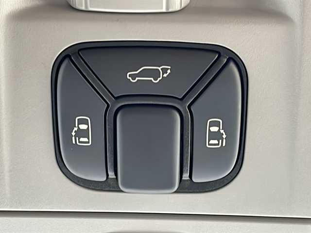 トヨタ ヴェルファイア 2．4Z ゴールデンアイズ 福岡県 2013(平25)年 6万km ブラック ALPINEナビ（Bluetooth・フルセグTV・CD・DVD再生）ALPINE後席用モニター/ドライブレコーダー/Verthandiアルミホイール/両側パワースライドドア/クリアランスソナー/電動リアゲート/GPSレーダー/ウッドコンビステアリング/電動格納ミラー/エアバッグ（運転席・助手席・サイド）/クルーズコントロール/パーキングアシスト/スマートキー/スペアキー/バックカメラ/プッシュスタート/3列シート/オットマン/ABS/横滑り防止装置/パワーステアリング/パワーウィンドウ/カーテンエアバッグ/保証書/取扱説明書