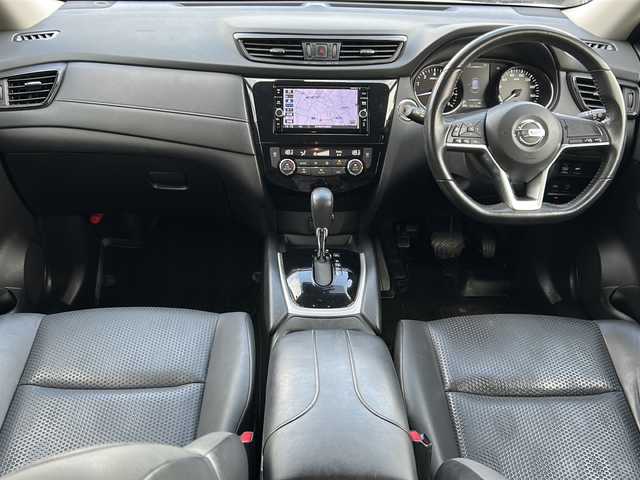 日産 エクストレイル 20X 栃木県 2017(平29)年 5.6万km ブリリアントシルバー 純正SDナビ/Bluetooth CD DVD /TV フルセグ/バックカメラ/電動バックドア/ドアバイザー/スマートスペアキー/ハーフレザーシート/ドライブレコーダー/ETC/純正18インチアルミホイール/純正フロアマット/コーナーセンサー/オートライト/LEDヘッドライト/衝突被害軽減システム/取扱説明書