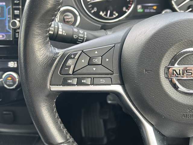 日産 エクストレイル 20X 栃木県 2017(平29)年 5.6万km ブリリアントシルバー 純正SDナビ/Bluetooth CD DVD /TV フルセグ/バックカメラ/電動バックドア/ドアバイザー/スマートスペアキー/ハーフレザーシート/ドライブレコーダー/ETC/純正18インチアルミホイール/純正フロアマット/コーナーセンサー/オートライト/LEDヘッドライト/衝突被害軽減システム/取扱説明書