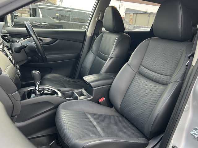 日産 エクストレイル 20X 栃木県 2017(平29)年 5.6万km ブリリアントシルバー 純正SDナビ/Bluetooth CD DVD /TV フルセグ/バックカメラ/電動バックドア/ドアバイザー/スマートスペアキー/ハーフレザーシート/ドライブレコーダー/ETC/純正18インチアルミホイール/純正フロアマット/コーナーセンサー/オートライト/LEDヘッドライト/衝突被害軽減システム/取扱説明書