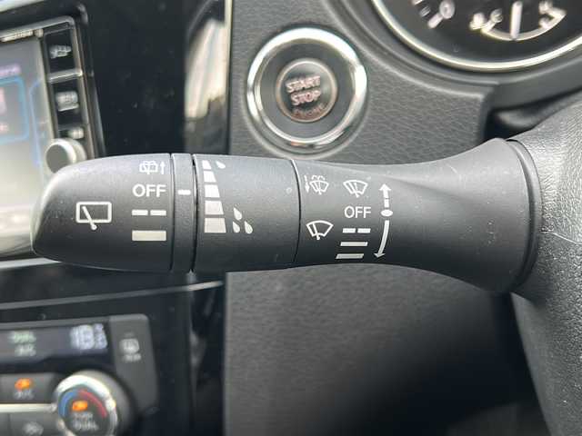 日産 エクストレイル 20X 栃木県 2017(平29)年 5.6万km ブリリアントシルバー 純正SDナビ/Bluetooth CD DVD /TV フルセグ/バックカメラ/電動バックドア/ドアバイザー/スマートスペアキー/ハーフレザーシート/ドライブレコーダー/ETC/純正18インチアルミホイール/純正フロアマット/コーナーセンサー/オートライト/LEDヘッドライト/衝突被害軽減システム/取扱説明書