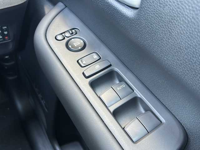 ホンダ フリード ハイブリット e:HEV AIR EX 愛知県 2024(令6)年 0.1万km クリスタルブラックパール ホンダセンシング/・衝突軽減ブレーキ /・誤発進抑制機能/・歩行者事故低減ステアリング/・路外逸脱抑制機能/・先行車追従機能/・標識認識機能/純正ナビ/・ラジオ/・フルセグTV/ipod/Bluetooth/USB/主要装備/・両側パワースライドドア　/・レーダークルーズコントロール　/・バックカメラ　/・ＥＴＣ　/・アイドリングストップ　/・純正アルミホイール　/・ＬＥＤヘッドライト　/・ＢＳＭ/・オートホールド/・ステアリングリモコン/・プッシュスタート/・スマートキー/・オートライト