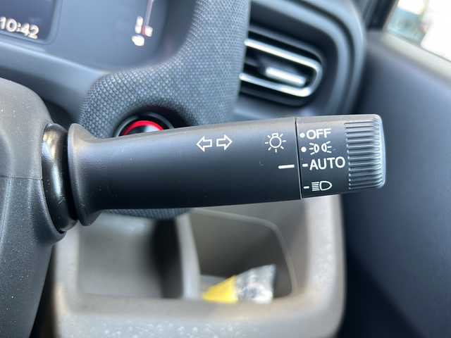 ホンダ フリード ハイブリット e:HEV AIR EX 愛知県 2024(令6)年 0.1万km クリスタルブラックパール ホンダセンシング/・衝突軽減ブレーキ /・誤発進抑制機能/・歩行者事故低減ステアリング/・路外逸脱抑制機能/・先行車追従機能/・標識認識機能/純正ナビ/・ラジオ/・フルセグTV/ipod/Bluetooth/USB/主要装備/・両側パワースライドドア　/・レーダークルーズコントロール　/・バックカメラ　/・ＥＴＣ　/・アイドリングストップ　/・純正アルミホイール　/・ＬＥＤヘッドライト　/・ＢＳＭ/・オートホールド/・ステアリングリモコン/・プッシュスタート/・スマートキー/・オートライト