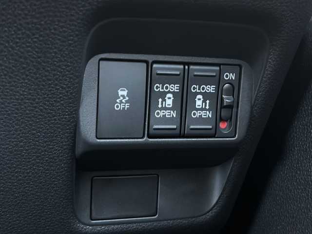 ホンダ フリード ハイブリット e:HEV AIR EX 愛知県 2024(令6)年 0.1万km クリスタルブラックパール ホンダセンシング/・衝突軽減ブレーキ /・誤発進抑制機能/・歩行者事故低減ステアリング/・路外逸脱抑制機能/・先行車追従機能/・標識認識機能/純正ナビ/・ラジオ/・フルセグTV/ipod/Bluetooth/USB/主要装備/・両側パワースライドドア　/・レーダークルーズコントロール　/・バックカメラ　/・ＥＴＣ　/・アイドリングストップ　/・純正アルミホイール　/・ＬＥＤヘッドライト　/・ＢＳＭ/・オートホールド/・ステアリングリモコン/・プッシュスタート/・スマートキー/・オートライト