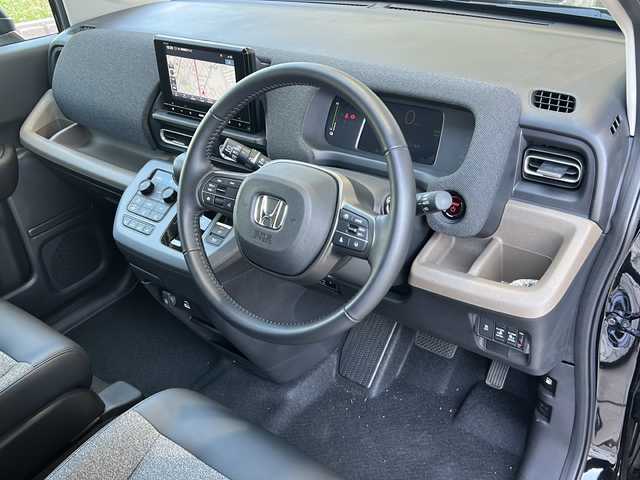 ホンダ フリード ハイブリット e:HEV AIR EX 愛知県 2024(令6)年 0.1万km クリスタルブラックパール ホンダセンシング/・衝突軽減ブレーキ /・誤発進抑制機能/・歩行者事故低減ステアリング/・路外逸脱抑制機能/・先行車追従機能/・標識認識機能/純正ナビ/・ラジオ/・フルセグTV/ipod/Bluetooth/USB/主要装備/・両側パワースライドドア　/・レーダークルーズコントロール　/・バックカメラ　/・ＥＴＣ　/・アイドリングストップ　/・純正アルミホイール　/・ＬＥＤヘッドライト　/・ＢＳＭ/・オートホールド/・ステアリングリモコン/・プッシュスタート/・スマートキー/・オートライト