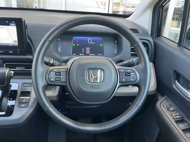 ホンダ フリード ハイブリット e:HEV AIR EX 愛知県 2024(令6)年 0.1万km クリスタルブラックパール ホンダセンシング/・衝突軽減ブレーキ /・誤発進抑制機能/・歩行者事故低減ステアリング/・路外逸脱抑制機能/・先行車追従機能/・標識認識機能/純正ナビ/・ラジオ/・フルセグTV/ipod/Bluetooth/USB/主要装備/・両側パワースライドドア　/・レーダークルーズコントロール　/・バックカメラ　/・ＥＴＣ　/・アイドリングストップ　/・純正アルミホイール　/・ＬＥＤヘッドライト　/・ＢＳＭ/・オートホールド/・ステアリングリモコン/・プッシュスタート/・スマートキー/・オートライト