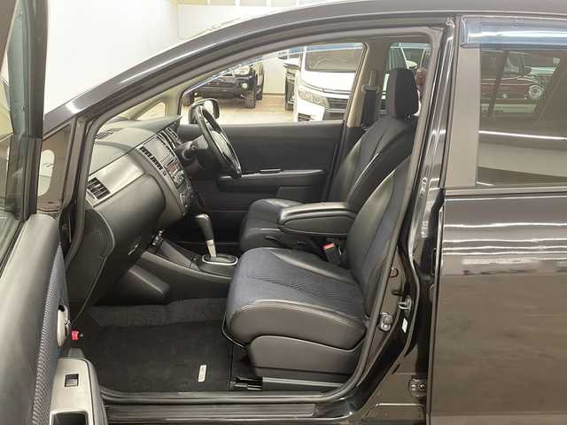 日産 ティーダ 15M FOUR 道央・札幌 2010(平22)年 10.9万km 黒 純正オーディオ/4WD/純正フロアマット/ETC