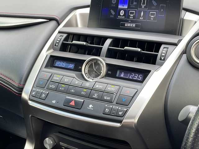 レクサス ＮＸ 200t Fスポーツ 東京都 2016(平28)年 9万km ソニッククォーツ 保証書/取扱説明書/R7年1年点検時記録簿/赤黒レザーシート/フロントシートヒーター・エアシート/前席パワーシート /ステアリングヒーター/サンルーフ/純正ナビフルセグTV/CD/DVD/SD/BT/バック/サイドカメラ/アイドリングストップ/プリクラッシュセーフティー/レーダークルーズコントロール/パドルシフト付き革巻きステアリング/パワーバックドア/ビルトインETC/純正18インチAW