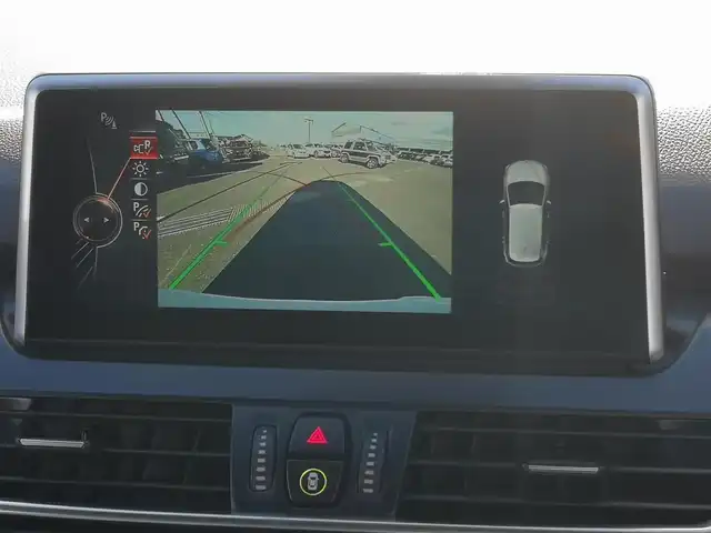 ＢＭＷ ２１８ｉ アクティブツアラー Mスポーツ 茨城県 2015(平27)年 9万km パール 純正ナビ/【CD・DVD・USB・BT・AUX・AM・FM】/ETC/Bカメラ/後方コーナーセンサー/アイドリングストップ/オートライト/Fフォグ/LEDヘッドライト/ステリモ/純正フロアマット/社外アルミホイール/横滑り防止装置/レーンキープアシスト/衝突被害軽減システム/MTモード付AT/プッシュスタート/スマートキー