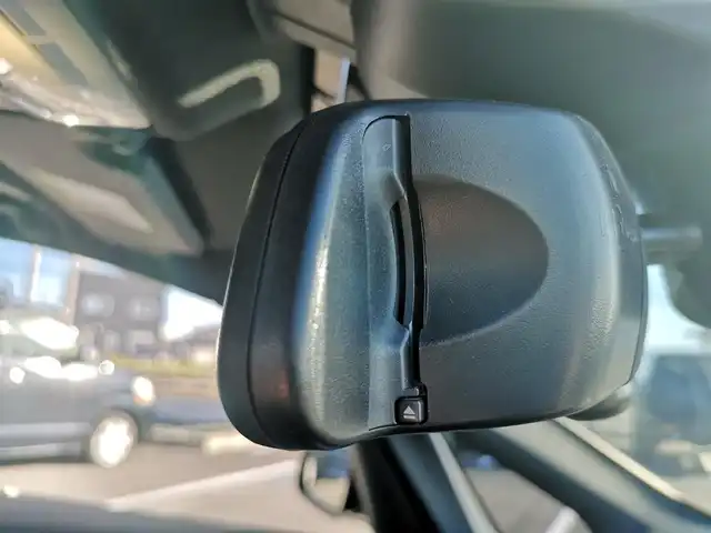 ＢＭＷ ２１８ｉ アクティブツアラー Mスポーツ 茨城県 2015(平27)年 9万km パール 純正ナビ/【CD・DVD・USB・BT・AUX・AM・FM】/ETC/Bカメラ/後方コーナーセンサー/アイドリングストップ/オートライト/Fフォグ/LEDヘッドライト/ステリモ/純正フロアマット/社外アルミホイール/横滑り防止装置/レーンキープアシスト/衝突被害軽減システム/MTモード付AT/プッシュスタート/スマートキー