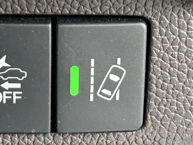 ホンダ フリード G ホンダセンシング 静岡県 2017(平29)年 2.3万km ホワイトオーキッドパール 社外7インチナビ/（FM/AM/Bluetooth/CD/DVD）/ホンダセンシング/クルーズコントロール/両側パワースライドドア/ETC/レーンキープアシスト/3列シート/チップアップシート/ドラレコ/スマートキー/プッシュスタート/エアバッグ/純正15AW