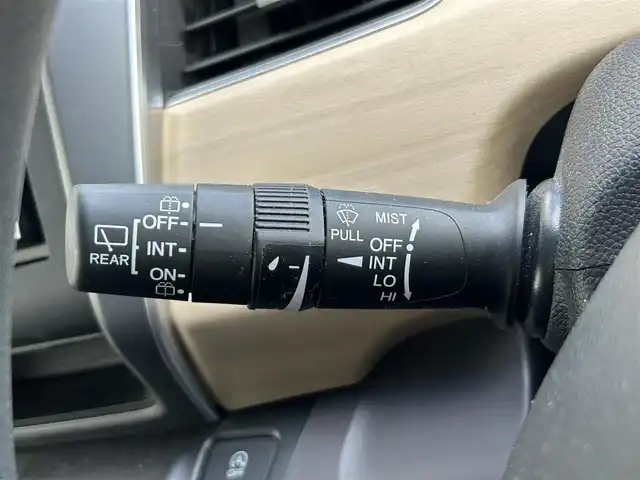 ホンダ フリード G ホンダセンシング 静岡県 2017(平29)年 2.3万km ホワイトオーキッドパール 社外7インチナビ/（FM/AM/Bluetooth/CD/DVD）/ホンダセンシング/クルーズコントロール/両側パワースライドドア/ETC/レーンキープアシスト/3列シート/チップアップシート/ドラレコ/スマートキー/プッシュスタート/エアバッグ/純正15AW