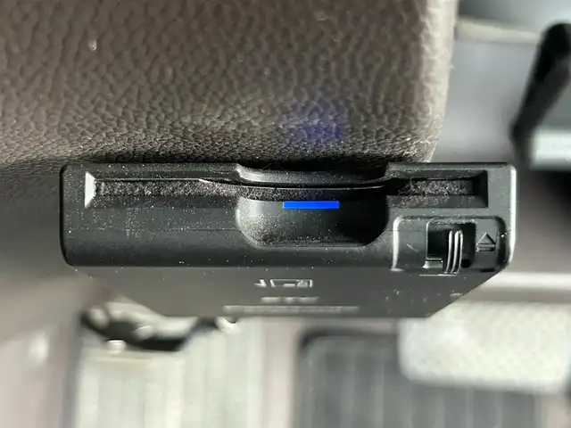 ホンダ フリード G ホンダセンシング 静岡県 2017(平29)年 2.3万km ホワイトオーキッドパール 社外7インチナビ/（FM/AM/Bluetooth/CD/DVD）/ホンダセンシング/クルーズコントロール/両側パワースライドドア/ETC/レーンキープアシスト/3列シート/チップアップシート/ドラレコ/スマートキー/プッシュスタート/エアバッグ/純正15AW