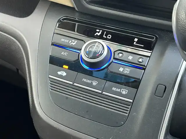 ホンダ フリード G ホンダセンシング 静岡県 2017(平29)年 2.3万km ホワイトオーキッドパール 社外7インチナビ/（FM/AM/Bluetooth/CD/DVD）/ホンダセンシング/クルーズコントロール/両側パワースライドドア/ETC/レーンキープアシスト/3列シート/チップアップシート/ドラレコ/スマートキー/プッシュスタート/エアバッグ/純正15AW