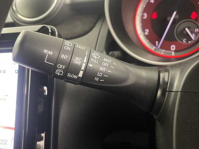 スズキ スイフト スポーツ 埼玉県 2024(令6)年 2.6万km プレミアムシルバーメタリック 社外SDナビ/（BT/DVD/CD/AM/FM）/バックカメラ/レーダークルーズコントロール/運転席シートヒーター/ビルトインETC/ブラインドスポットモニター/レーンキープアシスト/衝突軽減ブレーキ/横滑り防止/LEDヘッドライト/オートハイビーム/純正アルミホイール/純正フロアマット/W+サイドエアバック/カーテンエアバック